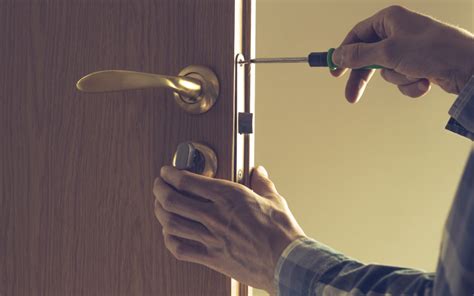 lla services - locksmith los angeles ca  Our services include unlocking vehicles, buildings, safes, file cabinets, storage units, padlocks, and more! In addition, we specialize in all Car key Replacement Los Angeles